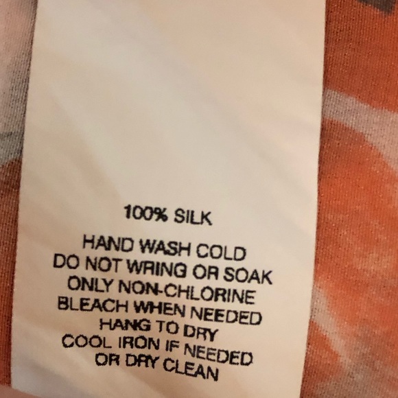 Joe Fresh 100% silk sleeveless floral blouse - Picture 5 of 8